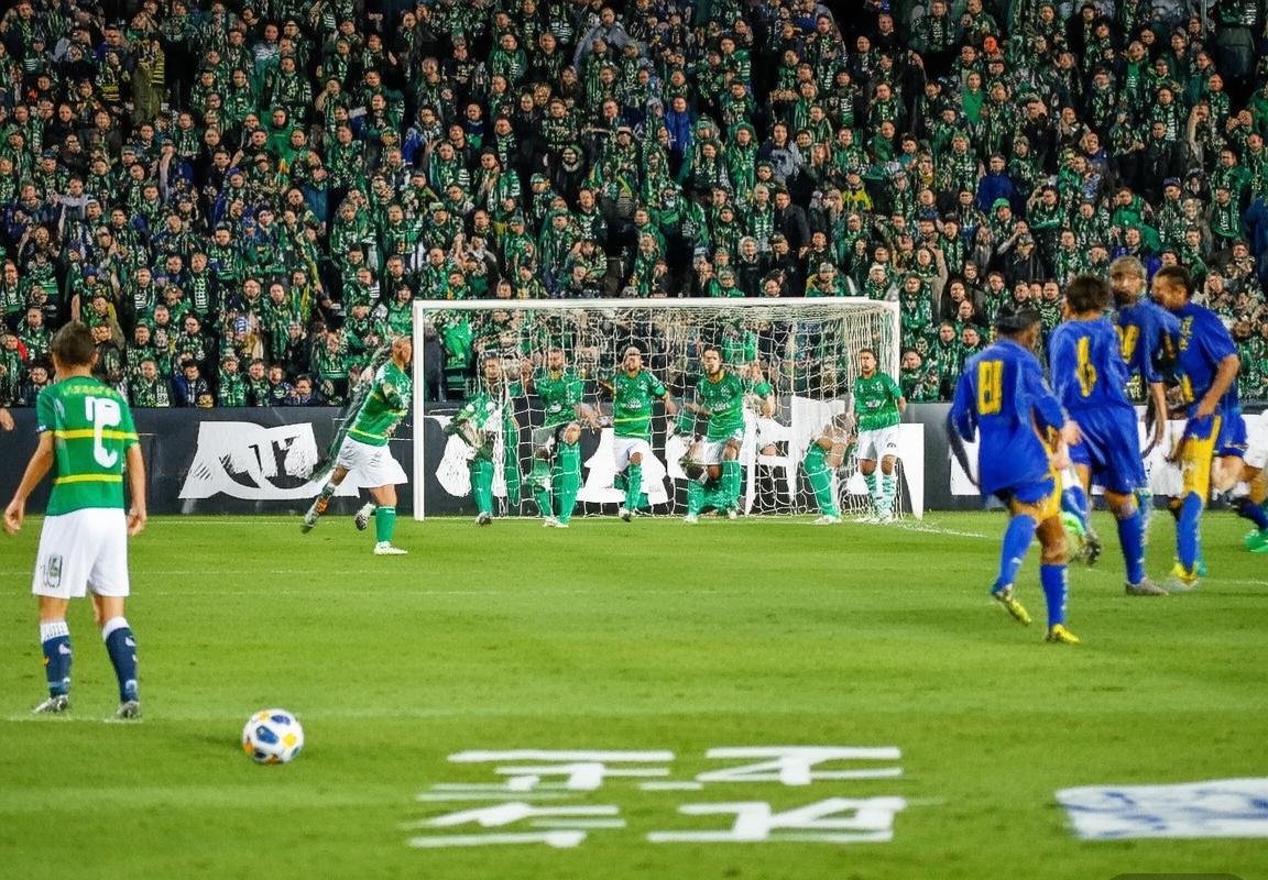 柏斯光荣VS蔚山现代：巅峰对决战术解析与赛况回顾